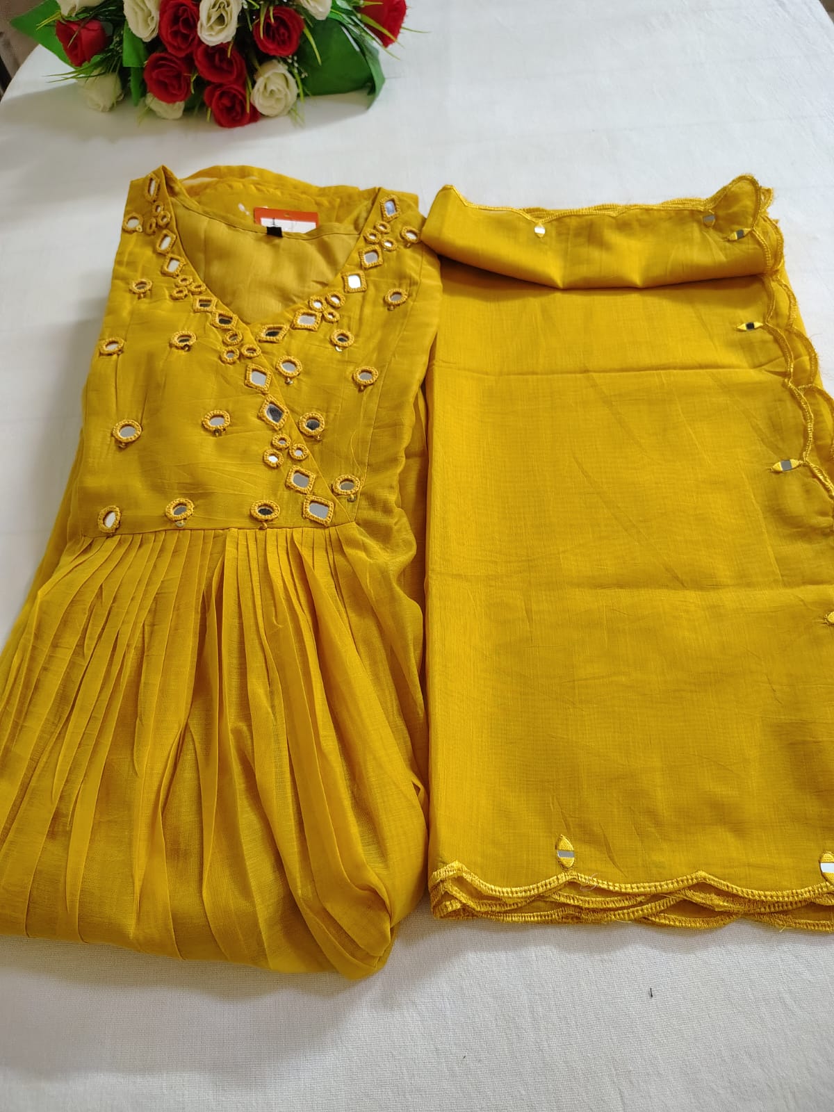 Mul Chanderi 3 Piece Suit Set with Mirror work