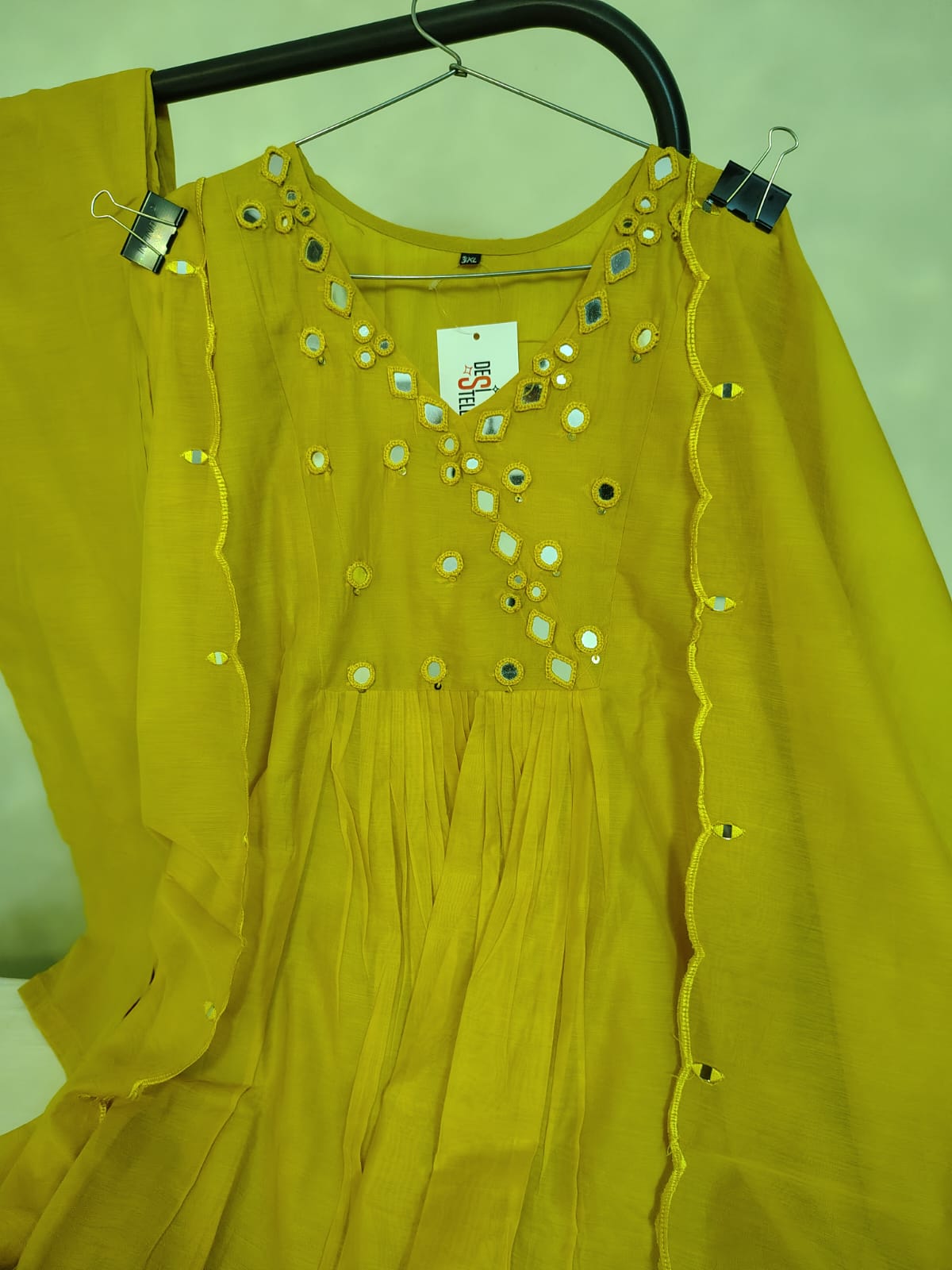 Mul Chanderi 3 Piece Suit Set with Mirror work