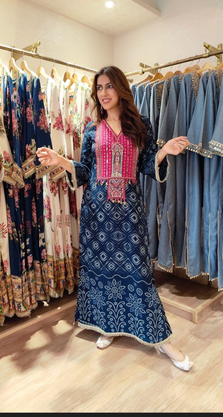 Kaftan With Mirrors and Beads Outlining